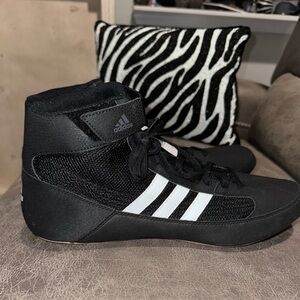 SOLD‼️ Adidas Men's Wrestling HVC 2 Sneakers